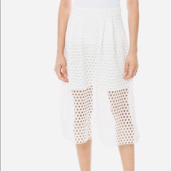 White skirt - Picture 2 of 2